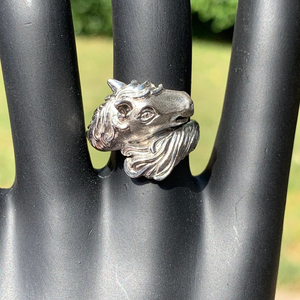 Gorgeous Women's Sterling Silver Horse Equestrian Ring, Satin Finish, Size 7 - Picture 4 of 10